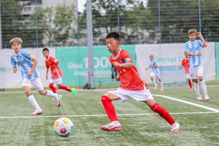 大山里的足球少年圆梦欧洲杯：比亚迪携手海选