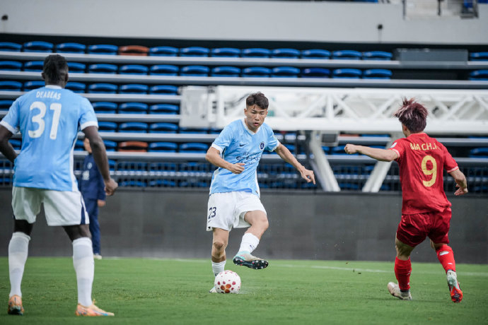 深圳新鹏城热身赛21胜定南赣联 奥乌苏补射张晓