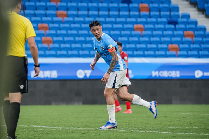 深圳新鹏城热身赛21胜定南赣联 奥乌苏补射张晓