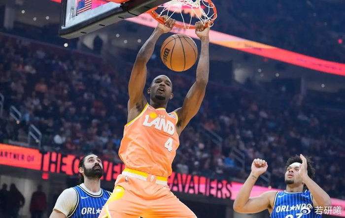 莱昂纳德双一阵无望，约基奇等五人领跑最佳阵