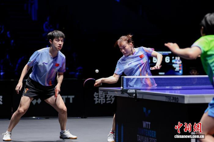 中国混双组合黄友政石洵瑶挺进决赛将与港队争