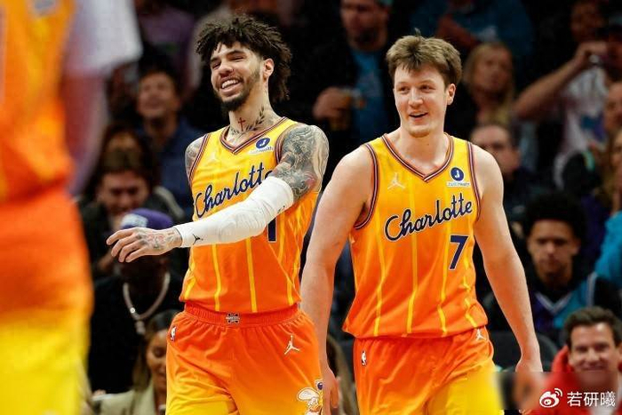 拉梅洛·鲍尔三分总数反超东契奇，战术体系成关