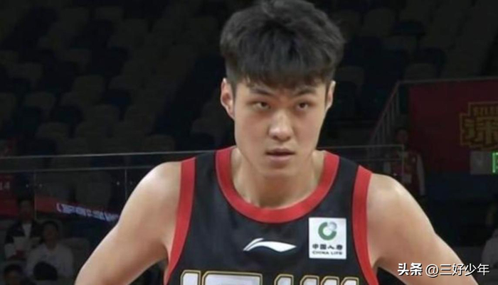 深圳15连胜创队史纪录 半场被宁波8-0压制