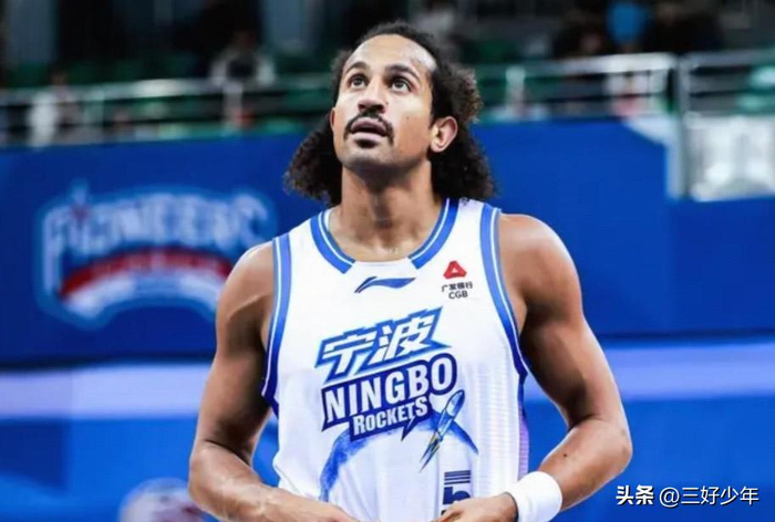 深圳15连胜创队史纪录 半场被宁波8-0压制